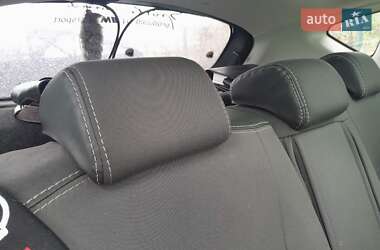 Позашляховик / Кросовер Nissan Qashqai 2012 в 