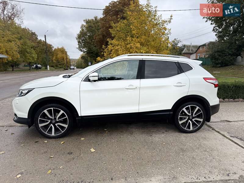 Позашляховик / Кросовер Nissan Qashqai 2017 в Сумах