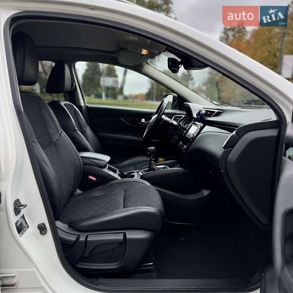 Позашляховик / Кросовер Nissan Qashqai 2017 в Сумах