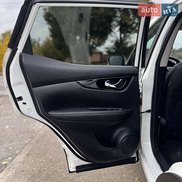 Позашляховик / Кросовер Nissan Qashqai 2017 в Сумах