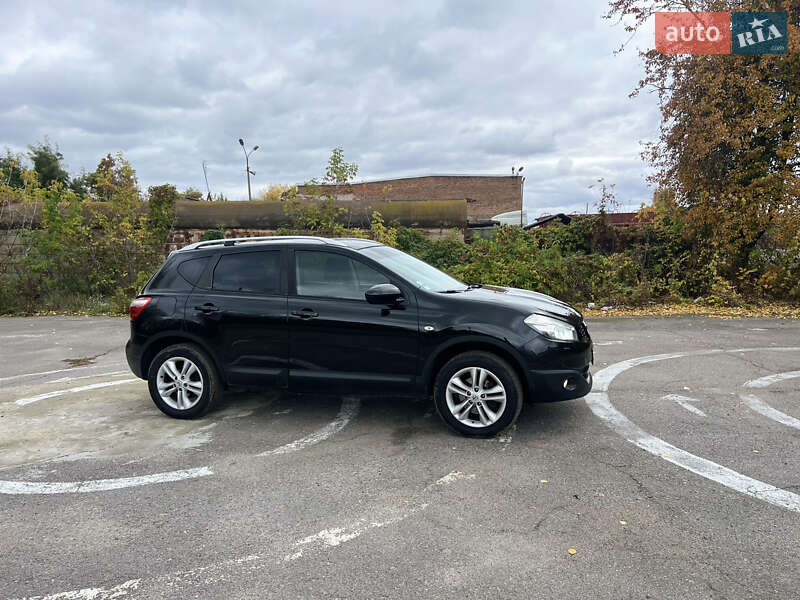 Внедорожник / Кроссовер Nissan Qashqai 2010 в Конотопе