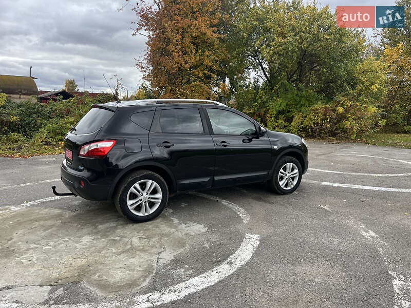 Внедорожник / Кроссовер Nissan Qashqai 2010 в Конотопе