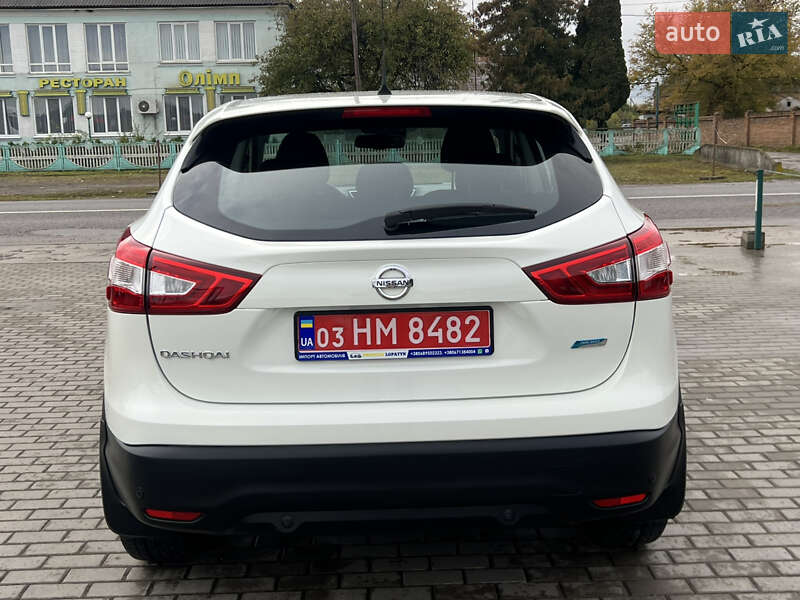 Внедорожник / Кроссовер Nissan Qashqai 2015 в Лопатине