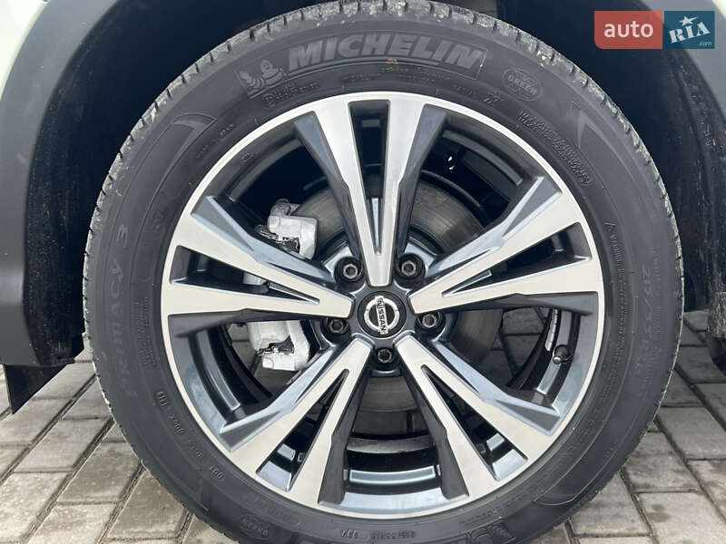 Внедорожник / Кроссовер Nissan Qashqai 2015 в Лопатине