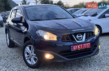 Внедорожник / Кроссовер Nissan Qashqai 2010 в 