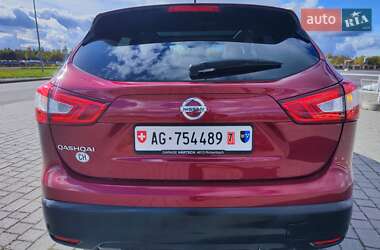 Внедорожник / Кроссовер Nissan Qashqai 2015 в 