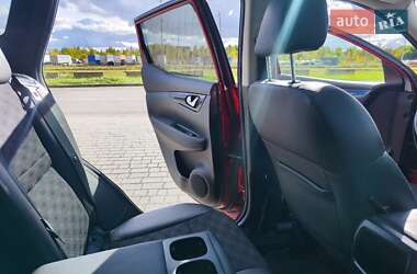 Внедорожник / Кроссовер Nissan Qashqai 2015 в 