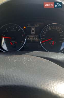 Внедорожник / Кроссовер Nissan Qashqai 2012 в 