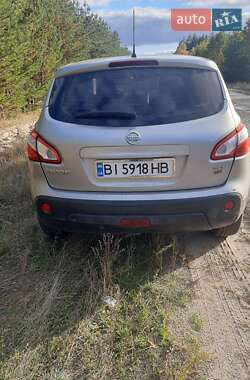 Позашляховик / Кросовер Nissan Qashqai 2012 в Полтаві