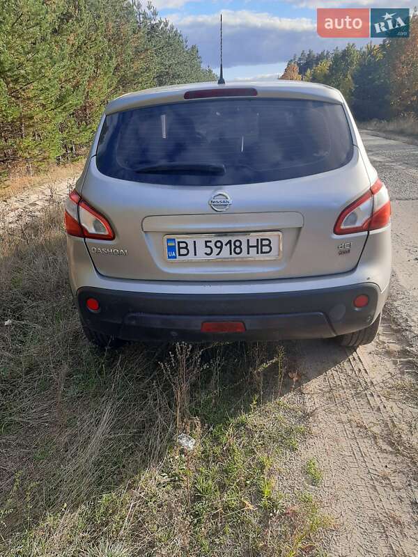 Внедорожник / Кроссовер Nissan Qashqai 2012 в 