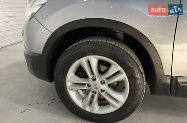 Внедорожник / Кроссовер Nissan Qashqai 2013 в 
