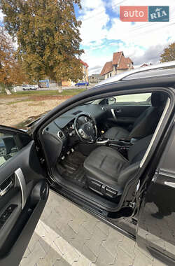Внедорожник / Кроссовер Nissan Qashqai 2011 в 