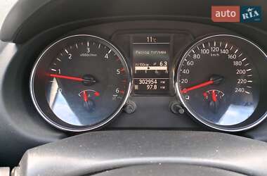 Внедорожник / Кроссовер Nissan Qashqai 2010 в 