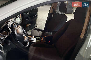 Внедорожник / Кроссовер Nissan Qashqai 2014 в 