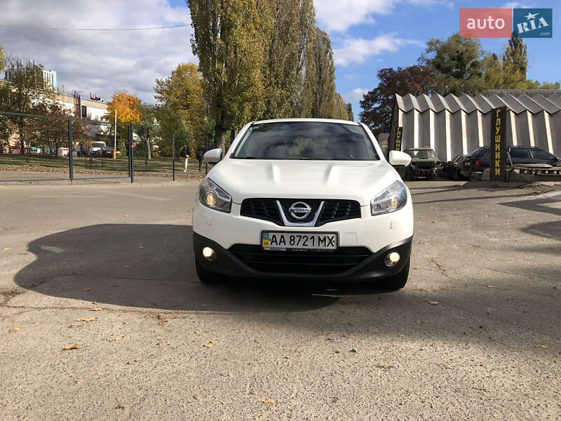 Позашляховик / Кросовер Nissan Qashqai 2013 в Києві фото 11 Позашляховик / Кросовер Nissan Qashqai 2013 в Києві