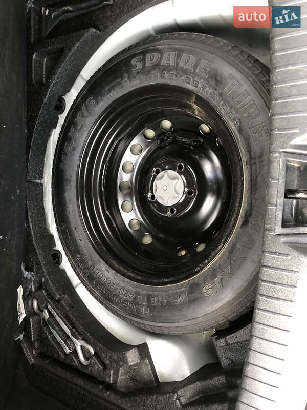 Позашляховик / Кросовер Nissan Qashqai 2013 в Києві фото 23 Позашляховик / Кросовер Nissan Qashqai 2013 в Києві