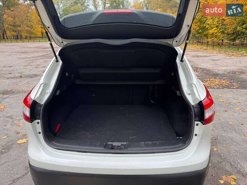 Внедорожник / Кроссовер Nissan Qashqai 2017 в Сумах