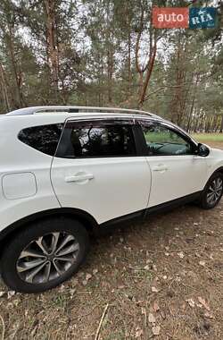 Внедорожник / Кроссовер Nissan Qashqai 2010 в 