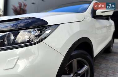 Позашляховик / Кросовер Nissan Qashqai 2019 в 