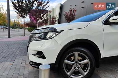 Позашляховик / Кросовер Nissan Qashqai 2019 в 