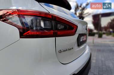 Позашляховик / Кросовер Nissan Qashqai 2019 в 