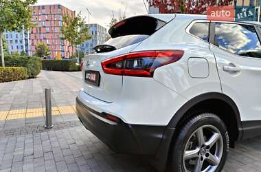 Позашляховик / Кросовер Nissan Qashqai 2019 в 