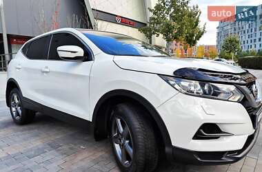 Позашляховик / Кросовер Nissan Qashqai 2019 в 