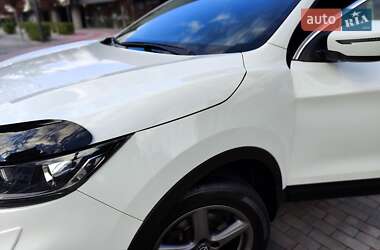 Позашляховик / Кросовер Nissan Qashqai 2019 в 