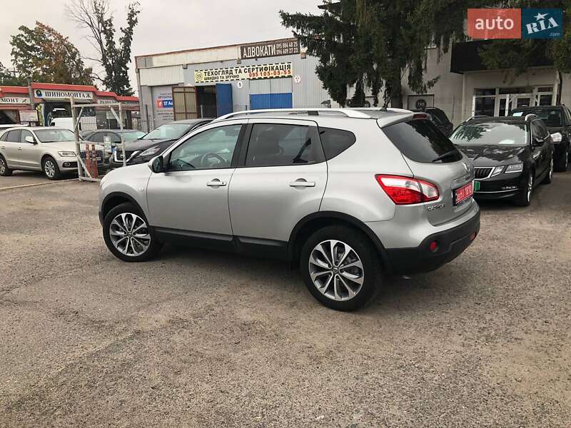Внедорожник / Кроссовер Nissan Qashqai 2010 в Полтаве