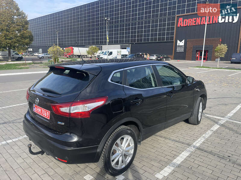 Позашляховик / Кросовер Nissan Qashqai 2014 в Луцьку