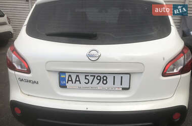 Внедорожник / Кроссовер Nissan Qashqai 2013 в 