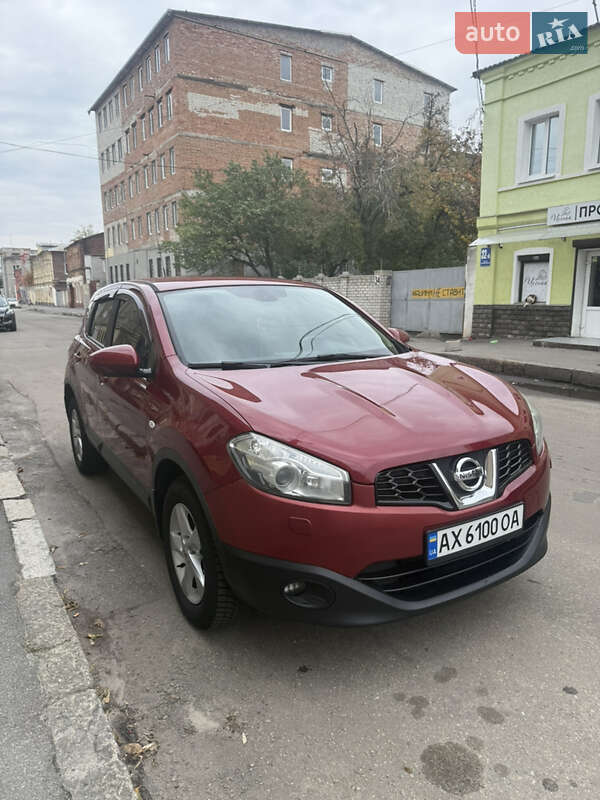 Позашляховик / Кросовер Nissan Qashqai 2013 в 