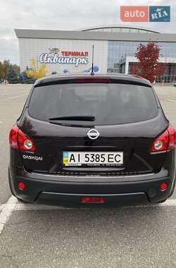 Внедорожник / Кроссовер Nissan Qashqai 2009 в 