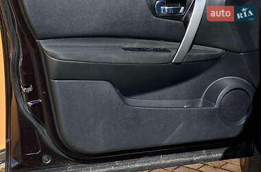 Позашляховик / Кросовер Nissan Qashqai 2012 в 