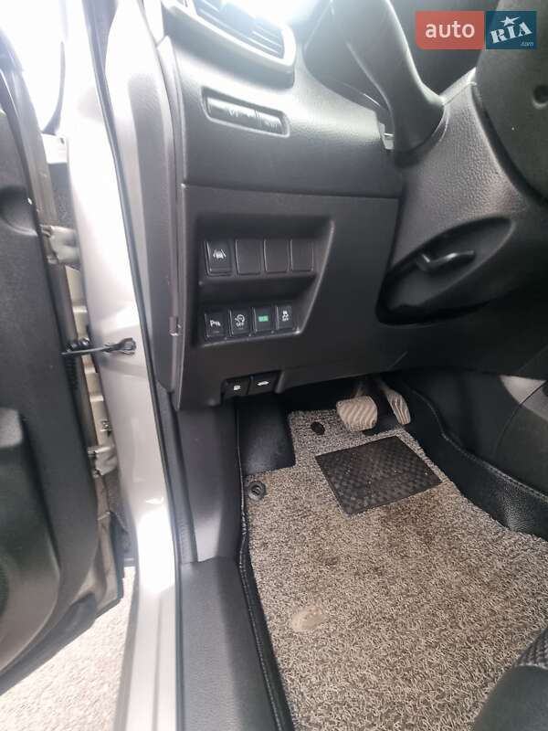 Внедорожник / Кроссовер Nissan Qashqai 2015 в Новомосковске