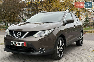 Внедорожник / Кроссовер Nissan Qashqai 2015 в 