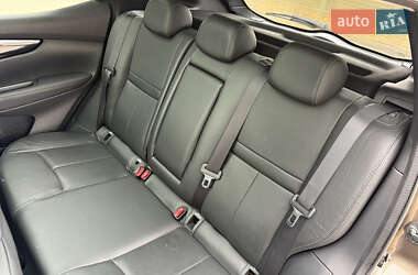 Внедорожник / Кроссовер Nissan Qashqai 2015 в 