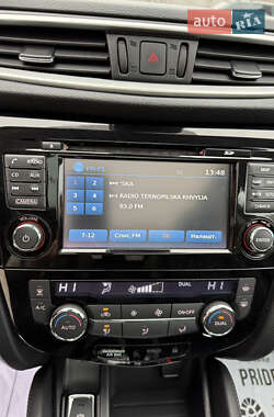 Внедорожник / Кроссовер Nissan Qashqai 2015 в 