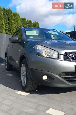 Позашляховик / Кросовер Nissan Qashqai 2011 в 