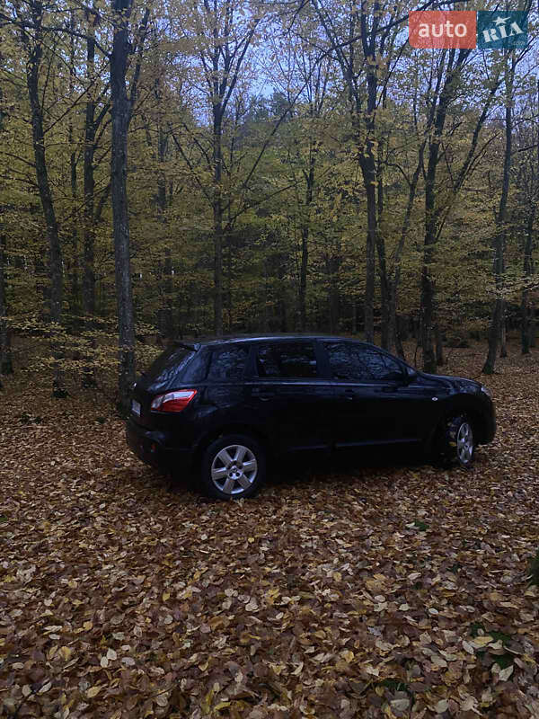 Внедорожник / Кроссовер Nissan Qashqai 2010 в Дубно