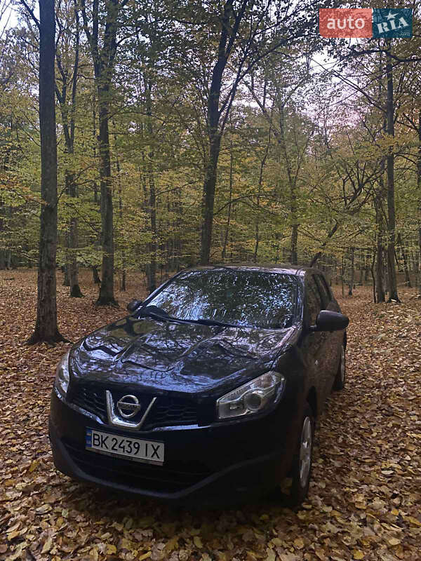 Внедорожник / Кроссовер Nissan Qashqai 2010 в Дубно