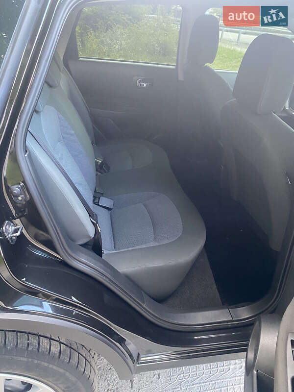 Внедорожник / Кроссовер Nissan Qashqai 2010 в Дубно