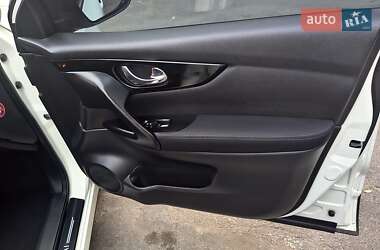 Внедорожник / Кроссовер Nissan Qashqai 2014 в 