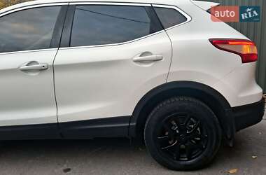 Внедорожник / Кроссовер Nissan Qashqai 2014 в 