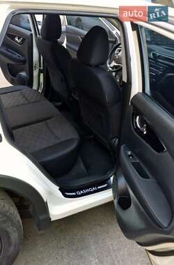 Внедорожник / Кроссовер Nissan Qashqai 2014 в 