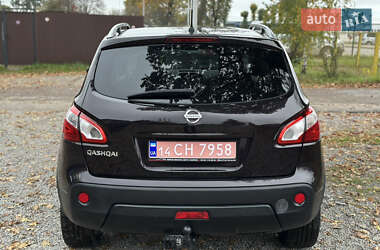 Внедорожник / Кроссовер Nissan Qashqai 2010 в 