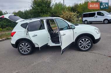 Внедорожник / Кроссовер Nissan Qashqai 2010 в 