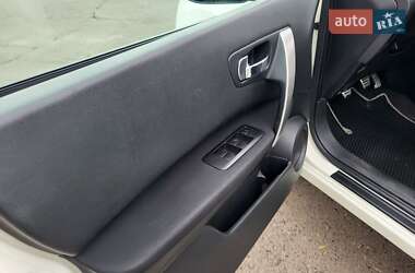Внедорожник / Кроссовер Nissan Qashqai 2010 в 