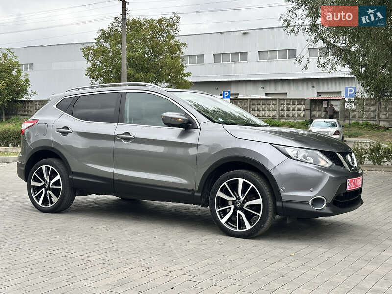 Позашляховик / Кросовер Nissan Qashqai 2016 в Луцьку