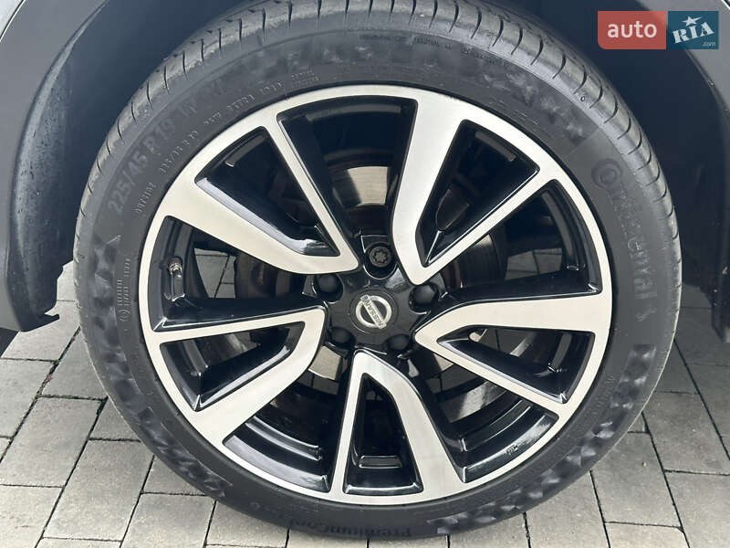 Позашляховик / Кросовер Nissan Qashqai 2016 в Луцьку